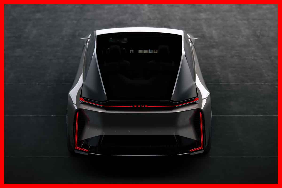 لكزس IS تعود من الموت ... بقلب كهربائي ينبض بـ 500 حصان!