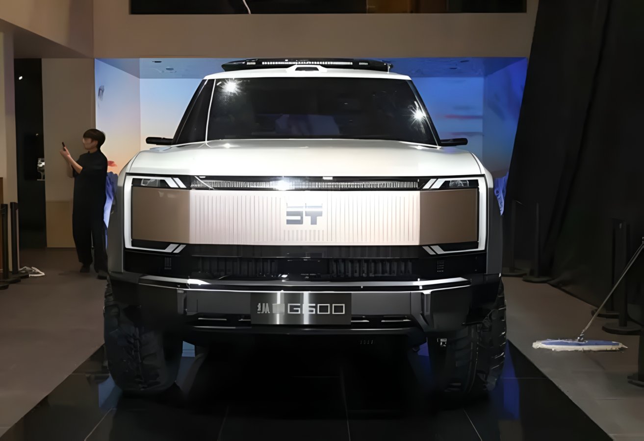 صراع العمالقة : "جيتور Zongheng G600" يخرج من الظلال ليتحدى شقيقه ويواجه "تانك 700"